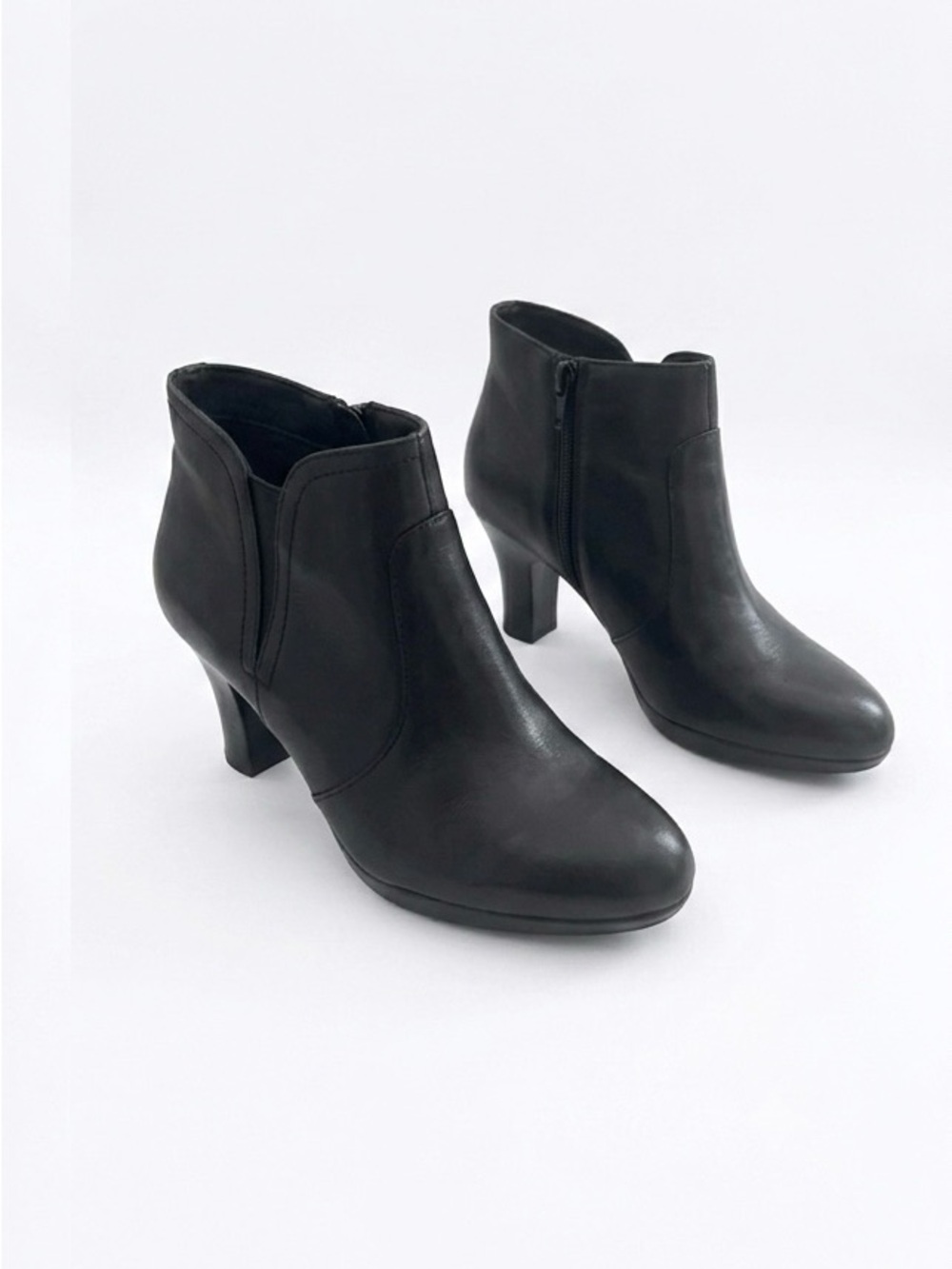Easy Spirit Black Leather Ankle Booties with Side Zip